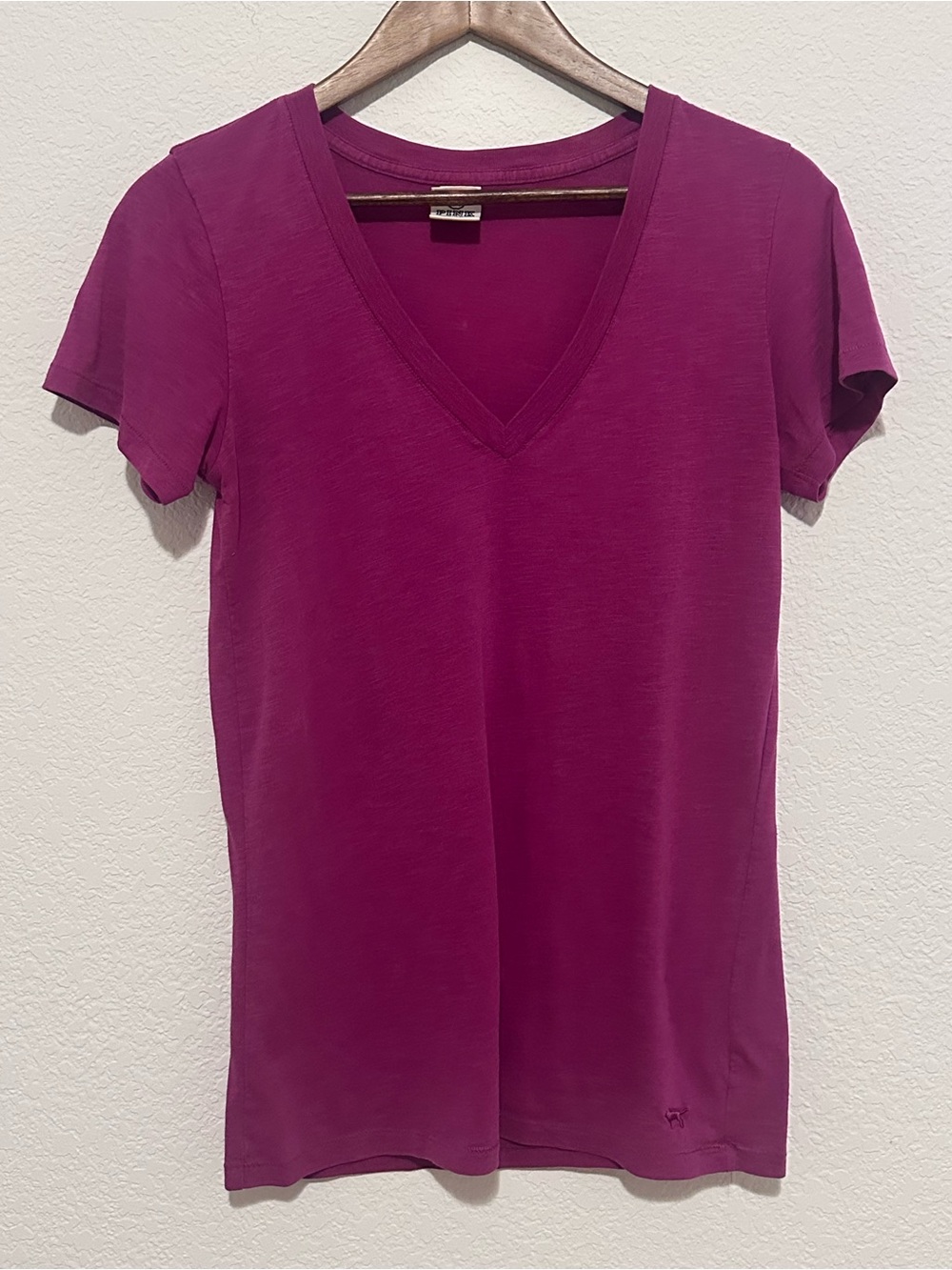 PINK Victoria's Secret Short Sleeve V-Neck Tee in Magenta